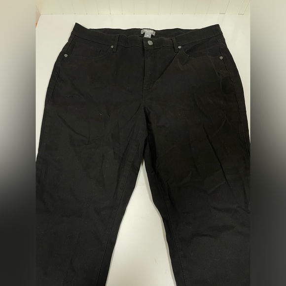 Martha Stewart Black Skinny Ankle Button Pants Size 16P - Picture 4 of 6